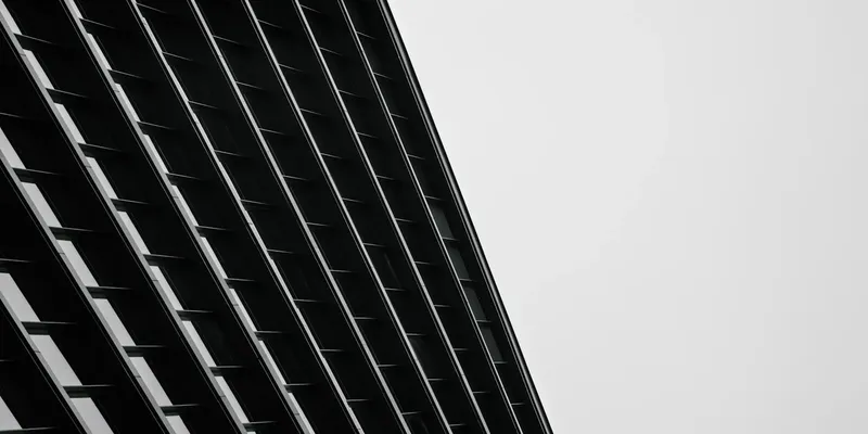 Recomandare: 6 exemple de site-uri cu un design alb-negru